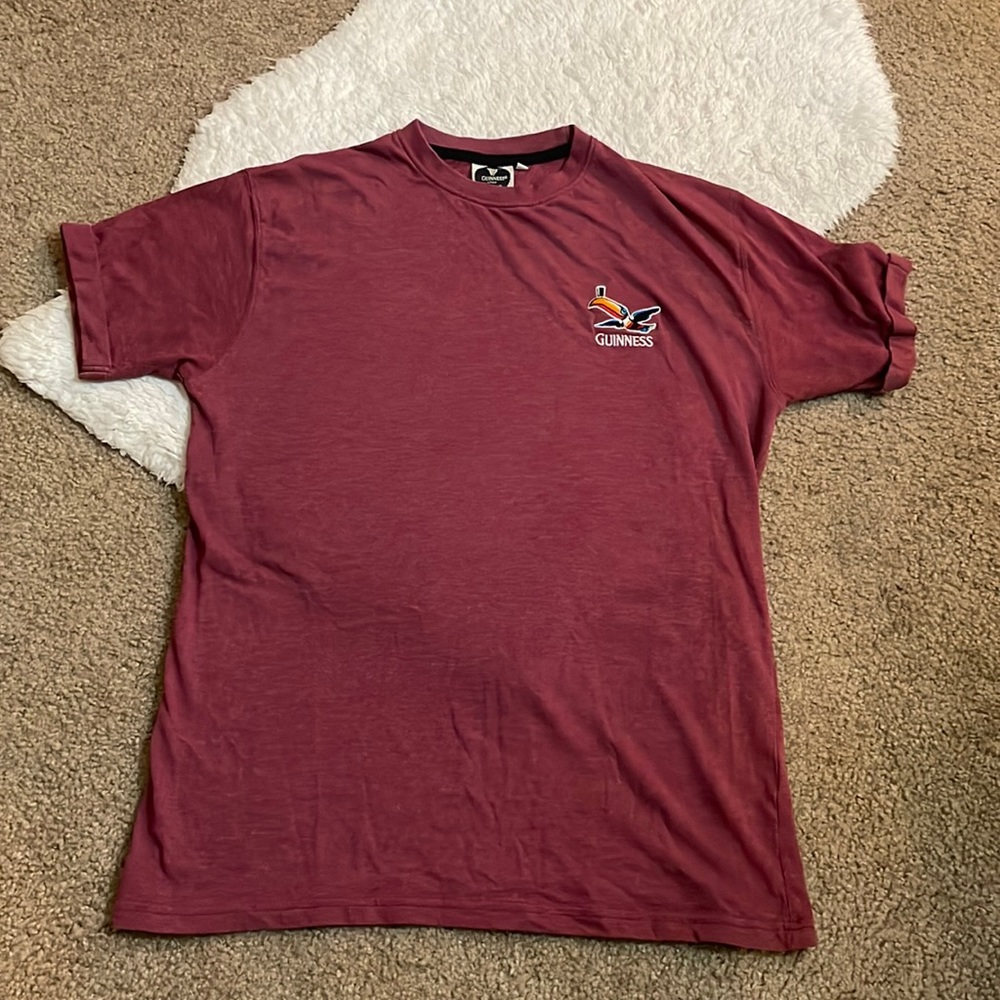 Guinness men’s marled maroon medium shirt